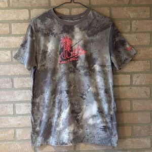 The Nike Tee Tie Dye Big Kids’ Short Sleeve T—Shirt, Girls Size XL